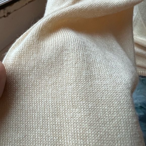 Champagne coloured Jonston of Elgins fine cashmere turtleneck, small. - Picture 4 of 10